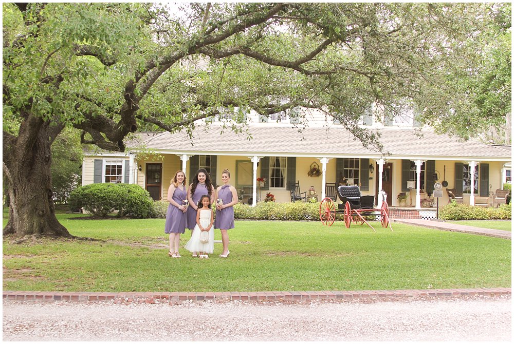 wedding party at Hodge Podge Lodge in Montgomery, Texas