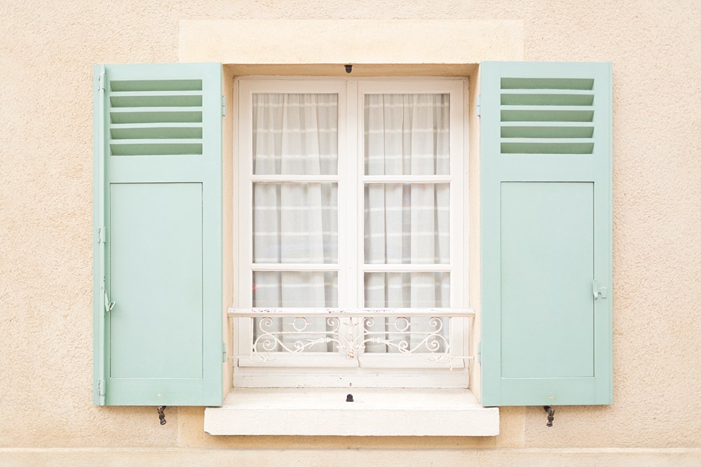 A window on the streets of Le Chesnay in Paris