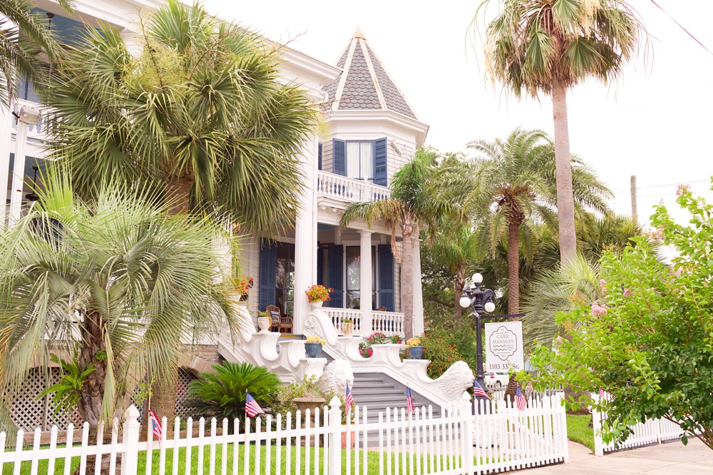 Carr Mansion is a small wedding venue in Galveston, Texas.