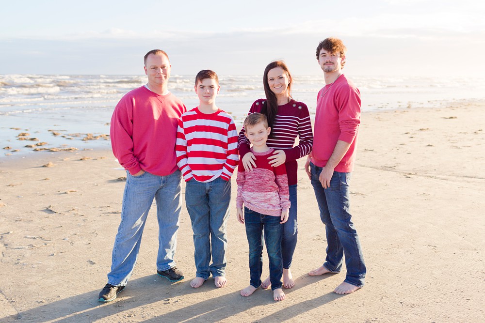 Parents with kids at Sea Isle Beach session