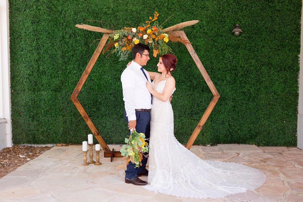 Carr Mansion wedding ceremony with hexagon arch